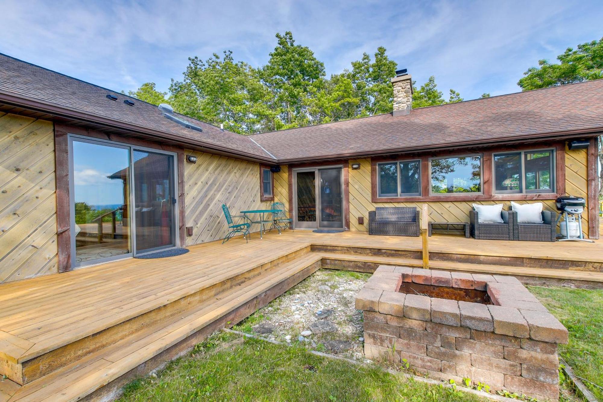 Idyllic Sturgeon Bay Cabin With Fire Pit And View Villa Exterior photo